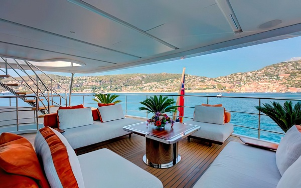 Аренда мега яхты Benetti Crystal 140 - Nela во Франции